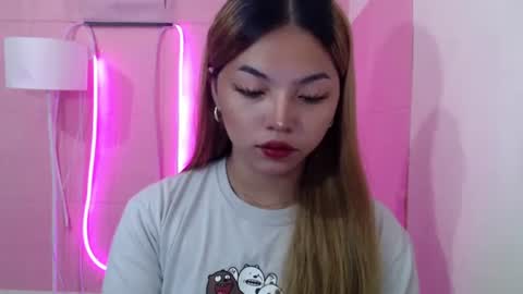 Snapshot of girlthatuneedxxx chatting on 03.02.25 Rhaine online show from 03.02.25