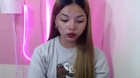 Snapshot of girlthatuneedxxx chatting on 03.02.25 Rhaine online show from 03.02.25