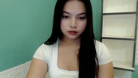 Snapshot of girlthatuneedxxx chatting on 09.13.25 Rhaine online show from 09.13.25