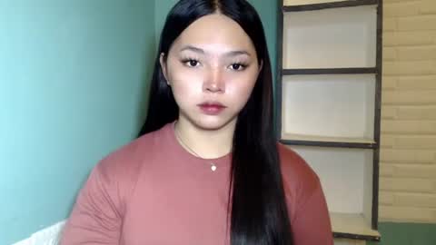 Snapshot of girlthatuneedxxx chatting on 11.13.25 Rhaine online show from 11.13.25