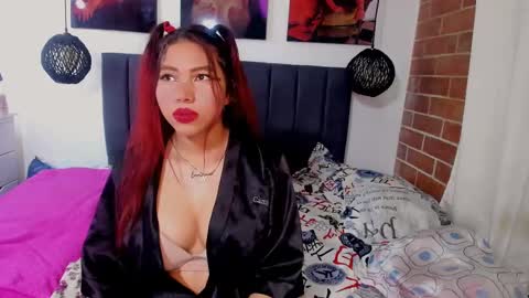  Kylie  online show from 03.04.25