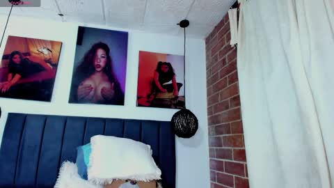  Kylie  online show from 04.11.26