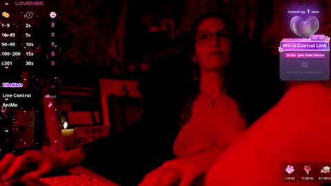 Snapshot of giselebonnet chatting on 07.23.26 Gisle online show from 07.23.26