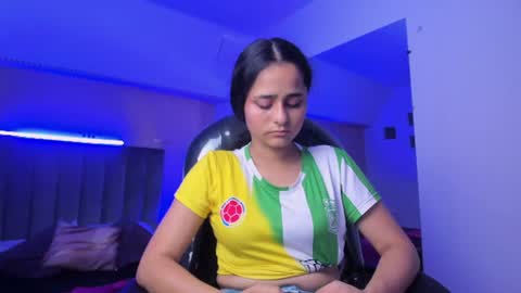 GISELLE ROLDAN online show from 07.04.26
