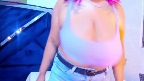 Snapshot of gisselle_hh chatting on 05.26.26 Gisselle online show from 05.26.26
