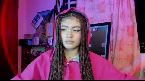 Giulietta online show from 12.18.24