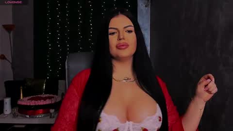 Giulia online show from 02.16.25