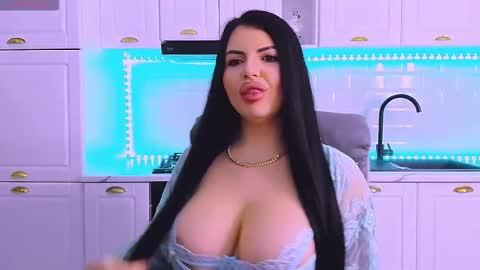 Giulia online show from 02.19.26