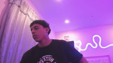 Snapshot of glader_guy chatting on 12.20.25 only for you bby online show from 12.20.25