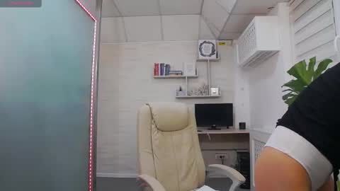       online show from 03.02.25