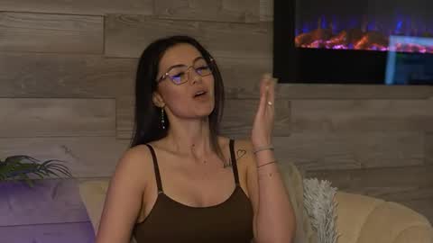 CharmingMom online show from 05.18.26