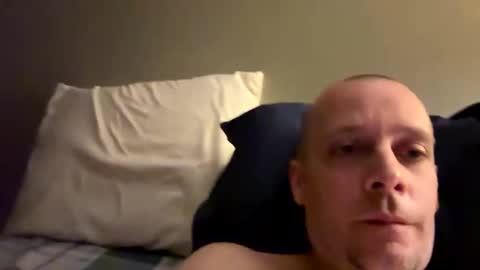 Snapshot of glenclark20 chatting on 09.18.25 glenclark20 online show from 09.18.25