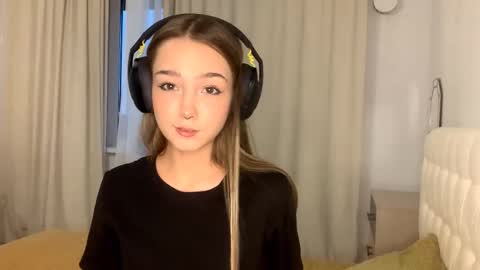 Snapshot of glennbloebaum chatting on 11.09.25 Catalina online show from 11.09.25