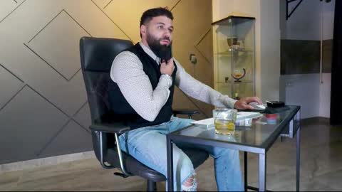 Matthew .. for short call me Matt online show from 02.20.25