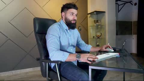 Matthew .. for short call me Matt online show from 02.22.25