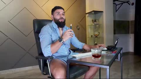 Matthew .. for short call me Matt online show from 02.23.25