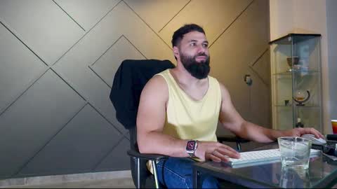 Matthew .. for short call me Matt online show from 02.25.25