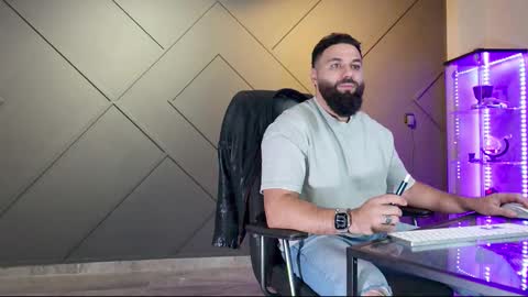 Matthew .. for short call me Matt online show from 03.02.25