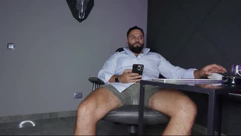 Matthew .. for short call me Matt online show from 09.11.25