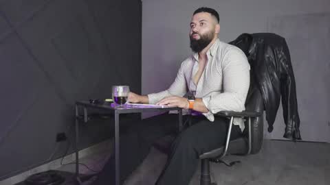 Matthew .. for short call me Matt online show from 11.08.25