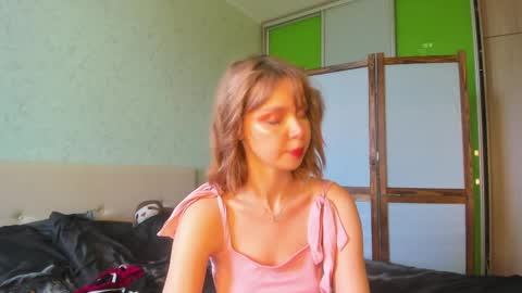 Snapshot of glitchy_doll chatting on 05.15.26 Sara online show from 05.15.26