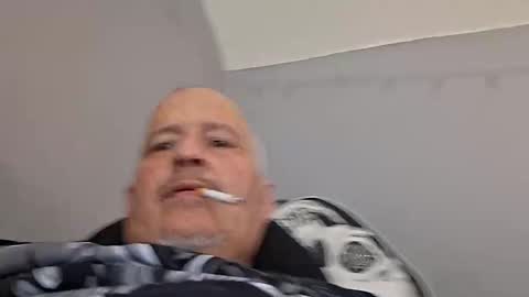 Snapshot of glizzy4u chatting on 11.12.25 glizzy4u online show from 11.12.25