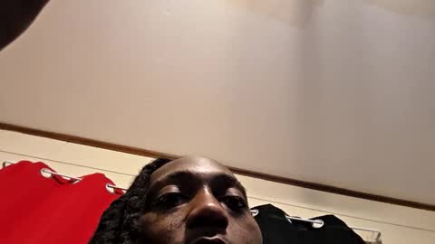 Snapshot of glomightyj chatting on 12.19.25 glomightyj online show from 12.19.25