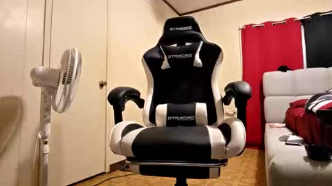 Snapshot of glomightyj chatting on 01.16.26 glomightyj online show from 01.16.26