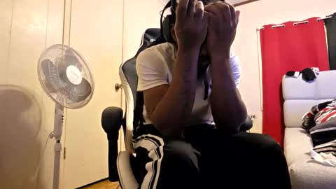 Snapshot of glomightyj chatting on 02.01.26 glomightyj online show from 02.01.26