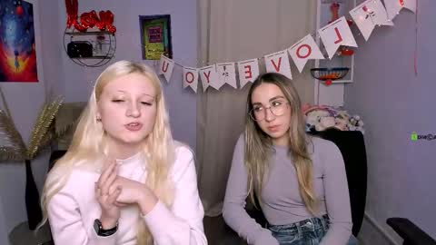 Snapshot of gloria_flower_ chatting on 02.13.26 gloria_flower_ online show from 02.13.26