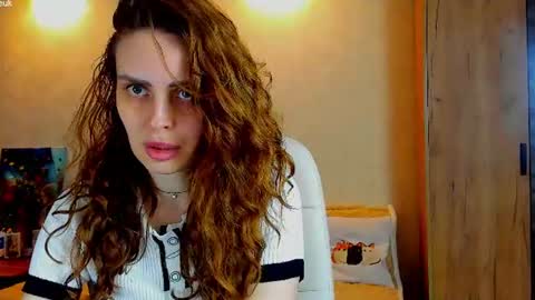 Gloria Wood online show from 06.09.26