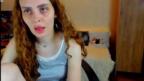 Gloria Wood online show from 07.04.26