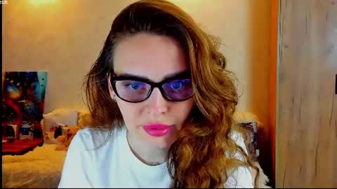 Gloria Wood online show from 07.11.26