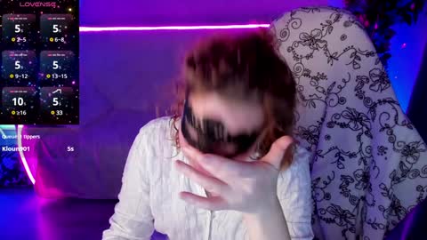 Snapshot of gloriagrays chatting on 12.18.24 gloriagrays online show from 12.18.24