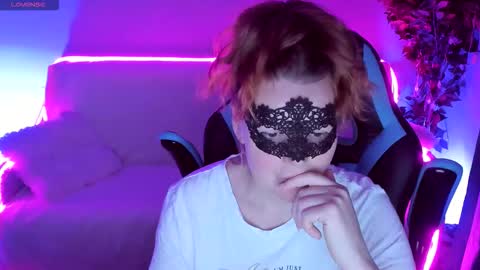 Snapshot of gloriagrays chatting on 09.17.25 gloriagrays online show from 09.17.25