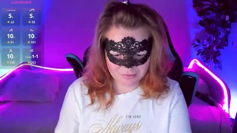 Snapshot of gloriagrays chatting on 09.25.25 gloriagrays online show from 09.25.25