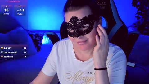 Snapshot of gloriagrays chatting on 10.20.25 gloriagrays online show from 10.20.25