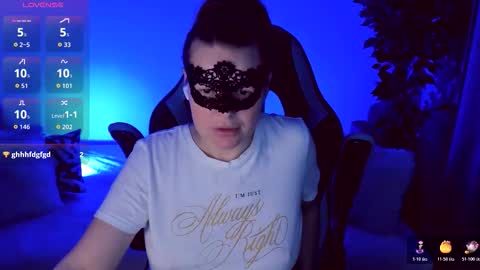 Snapshot of gloriagrays chatting on 10.27.25 gloriagrays online show from 10.27.25