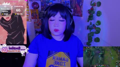 Snapshot of gloriette__ chatting on 12.21.24 LALISA online show from 12.21.24