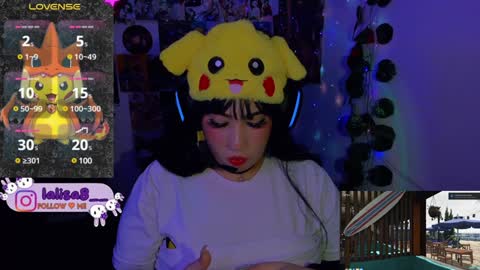 Snapshot of gloriette__ chatting on 12.28.24 LALISA online show from 12.28.24