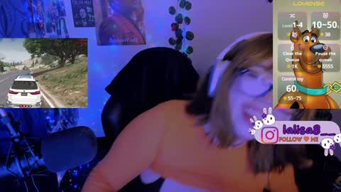 Snapshot of gloriette__ chatting on 01.12.25 LALISA online show from 01.12.25