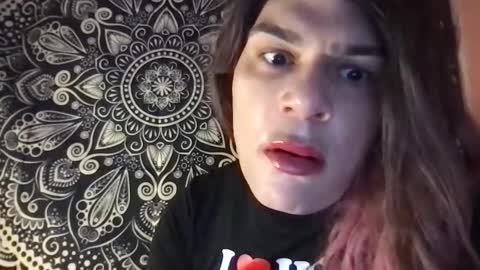 Snapshot of glow92 chatting on 09.30.25 Glow Goddess online show from 09.30.25