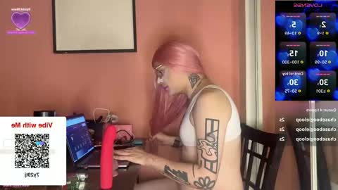 Snapshot of glow92 chatting on 10.14.25 Glow Goddess online show from 10.14.25