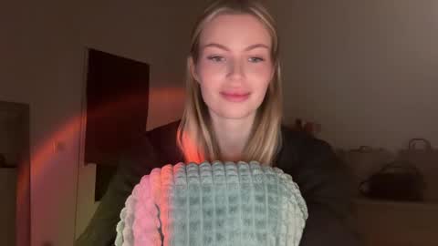 glow_angel online show from 01.27.25