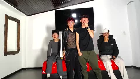 THOMAS AND DAMIAND online show from 09.12.25