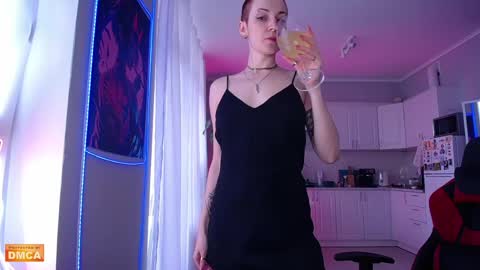 Elpis Foxter online show from 06.05.26