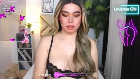 Snapshot of goddess_lykafox chatting on 07.26.26 Lyka Fox online show from 07.26.26