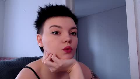 Snapshot of goddess_marilaas chatting on 05.30.26 Goddess Kris online show from 05.30.26