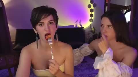   330 UTC2 girls   online show from 07.09.26
