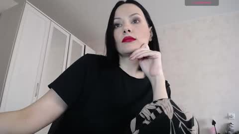 Snapshot of goddess_perfect_legs chatting on 01.10.26 Oksana online show from 01.10.26